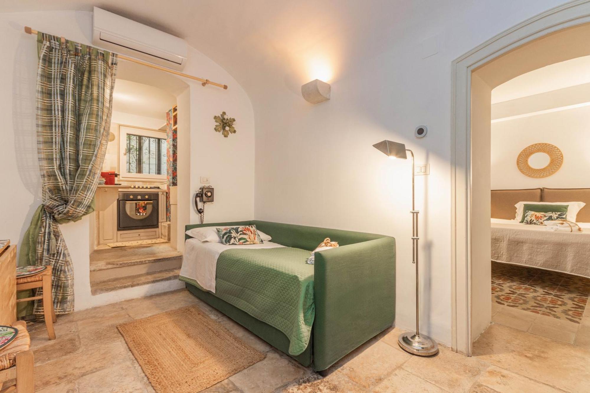 Extravacanza Central Station Бари Экстерьер фото